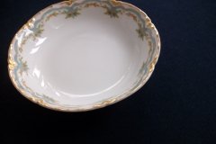 HAVILAND #24241 RIBBON BOW & BOUGH-  BERRY BOWL  .....   http://jaapiesfinechinastore.com