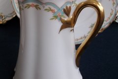 HAVILAND #24241 RIBBON BOW & BOUGH- CREAMER    .....   http://jaapiesfinechinastore.com