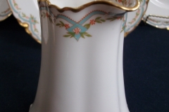 HAVILAND #24241 RIBBON BOW & BOUGH- CREAMER    .....   https://www.jaapiesfinechinastore.com