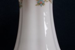 HAVILAND #24241 RIBBON BOW & BOUGH- CREAMER    .....   http://jaapiesfinechinastore.com