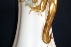 HAVILAND #24241 RIBBON BOW & BOUGH- CREAMER    .....   https://www.jaapiesfinechinastore.com