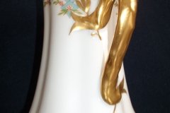 HAVILAND #24241 RIBBON BOW & BOUGH- CREAMER    .....   http://jaapiesfinechinastore.com