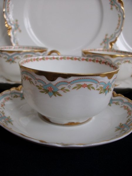 HAVILAND #24241 RIBBON BOW & BOUGH- CUP & SAUCER    .....   http://jaapiesfinechinastore.com