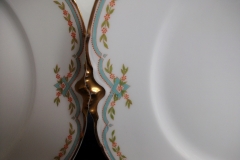 HAVILAND #24241 RIBBON BOW & BOUGH-  DINNER PLATE   .....   https://www.jaapiesfinechinastore.com