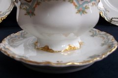 HAVILAND #24241 RIBBON BOW & BOUGH-  GRAVY BOAT   .....   http://jaapiesfinechinastore.com