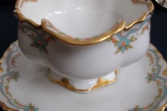 HAVILAND #24241 RIBBON BOW & BOUGH-  GRAVY BOAT   .....   https://www.jaapiesfinechinastore.com