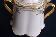 HAVILAND #24241 RIBBON BOW & BOUGH- COVERED SUGAR BOWL    .....   http://jaapiesfinechinastore.com