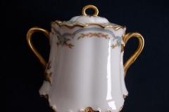 HAVILAND #24241 RIBBON BOW & BOUGH- COVERED SUGAR BOWL    .....   https://www.jaapiesfinechinastore.com