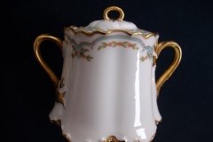 HAVILAND #24241 RIBBON BOW & BOUGH- COVERED SUGAR BOWL    .....   http://jaapiesfinechinastore.com