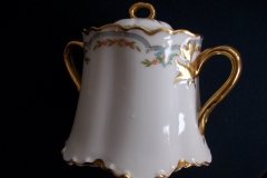 HAVILAND #24241 RIBBON BOW & BOUGH- COVERED SUGAR BOWL    .....   http://jaapiesfinechinastore.com