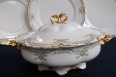 HAVILAND #24241 RIBBON BOW & BOUGH-  COVERED SERVING BOWL  .....   http://jaapiesfinechinastore.com