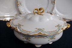 HAVILAND #24241 RIBBON BOW & BOUGH-  COVERED SERVING BOWL  .....   http://jaapiesfinechinastore.com