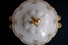 HAVILAND #24241 RIBBON BOW & BOUGH-  COVERED SERVING BOWL  .....   https://www.jaapiesfinechinastore.com