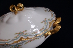 HAVILAND #24241 RIBBON BOW & BOUGH-  COVERED SERVING BOWL  .....   https://www.jaapiesfinechinastore.com