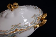HAVILAND #24241 RIBBON BOW & BOUGH-  COVERED SERVING BOWL  .....   http://jaapiesfinechinastore.com