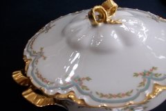 HAVILAND #24241 RIBBON BOW & BOUGH-  COVERED SERVING BOWL  .....   http://jaapiesfinechinastore.com