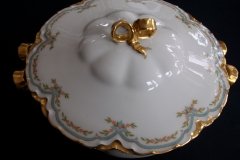 HAVILAND #24241 RIBBON BOW & BOUGH-  COVERED SERVING BOWL  .....   http://jaapiesfinechinastore.com