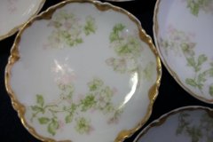 HAVILAND APPLE BLOSSOM SCH 61L-  BUTTER PAT ..... http://jaapiesfinechinastore.com