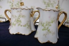 HAVILAND APPLE BLOSSOM SCH 61L- COVERED SUGAR BOWL   .....   http://jaapiesfinechinastore.com