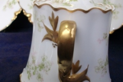 HAVILAND APPLE BLOSSOM SCH 61L- COVERED SUGAR BOWL   .....   https://www.jaapiesfinechinastore.com