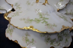 HAVILAND APPLE BLOSSOM SCH 61L-  ROUND COVERED SERVING BOWL ..... https://www.jaapiesfinechinastore.com