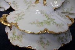 HAVILAND APPLE BLOSSOM SCH 61L-  ROUND COVERED SERVING BOWL ..... http://jaapiesfinechinastore.com