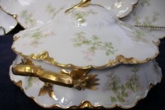 HAVILAND APPLE BLOSSOM SCH 61L-  ROUND COVERED SERVING BOWL ..... http://jaapiesfinechinastore.com
