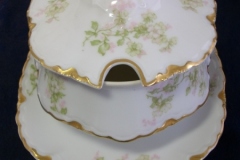 HAVILAND APPLE BLOSSOM SCH 61L-  COVERED GRAVY BOAT WITH ATTACHED UNDERPLATE ..... https://www.jaapiesfinechinastore.com