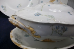 HAVILAND BLUE CORNFLOWER- COVERED SERVING BOWL #1 ..... https://www.jaapiesfinechinastore.com