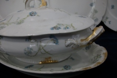 HAVILAND BLUE CORNFLOWER- COVERED SERVING BOWL #1 ..... https://www.jaapiesfinechinastore.com