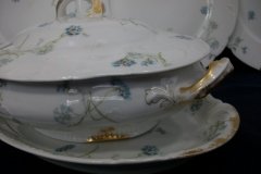 HAVILAND BLUE CORNFLOWER- COVERED SERVING BOWL #1 ..... http://jaapiesfinechinastore.com