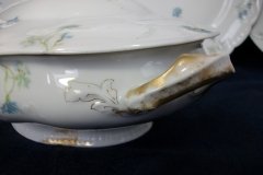 HAVILAND BLUE CORNFLOWER- COVERED SERVING BOWL #2 ..... http://jaapiesfinechinastore.com