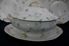 HAVILAND BLUE CORNFLOWER- SOUP TUREEN ..... https://www.jaapiesfinechinastore.com