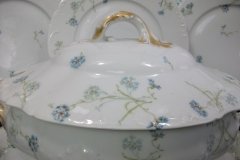 HAVILAND BLUE CORNFLOWER- SOUP TUREEN ..... http://jaapiesfinechinastore.com