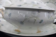 HAVILAND BLUE CORNFLOWER- SOUP TUREEN ..... https://www.jaapiesfinechinastore.com