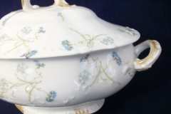 HAVILAND BLUE CORNFLOWER- SOUP TUREEN ..... https://www.jaapiesfinechinastore.com