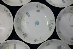 HAVILAND BLUE CORNFLOWER-  BERRY BOWL ..... https://www.jaapiesfinechinastore.com