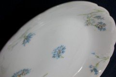 HAVILAND BLUE CORNFLOWER-  BERRY BOWL ..... http://jaapiesfinechinastore.com