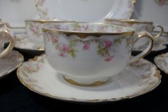 HAVILAND FLORAL GARLAND SCH 525- CUP & SAUCER ..... http://jaapiesfinechinastore.com