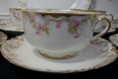 HAVILAND FLORAL GARLAND SCH 525- CUP & SAUCER ..... https://www.jaapiesfinechinastore.com