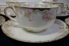 HAVILAND FLORAL GARLAND SCH 525- CUP & SAUCER ..... http://jaapiesfinechinastore.com