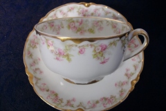 HAVILAND FLORAL GARLAND SCH 525- CUP & SAUCER ..... https://www.jaapiesfinechinastore.com