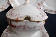 HAVILAND-CFH/GDM AUTUMN- COVERED GRAVY/SAUCE BOAT   .....   http://jaapiesfinechinastore.com