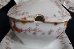 HAVILAND-CFH/GDM AUTUMN- COVERED GRAVY/SAUCE BOAT   .....   http://jaapiesfinechinastore.com