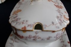 HAVILAND-CFH/GDM AUTUMN- COVERED GRAVY/SAUCE BOAT   .....   http://jaapiesfinechinastore.com