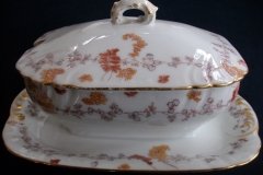 HAVILAND-CFH/GDM AUTUMN- COVERED GRAVY/SAUCE BOAT   .....   http://jaapiesfinechinastore.com
