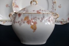 HAVILAND-CFH/GDM AUTUMN- COVERED SUGAR BOWL   .....   http://jaapiesfinechinastore.com