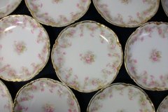 HAVILAND FLORAL GARLAND SCH 525-  BUTTER PAT..... http://jaapiesfinechinastore.com