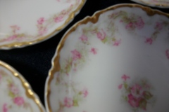 HAVILAND FLORAL GARLAND SCH 525-  BUTTER PAT..... https://www.jaapiesfinechinastore.com