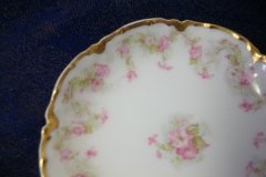 HAVILAND FLORAL GARLAND SCH 525-  BUTTER PAT..... http://jaapiesfinechinastore.com